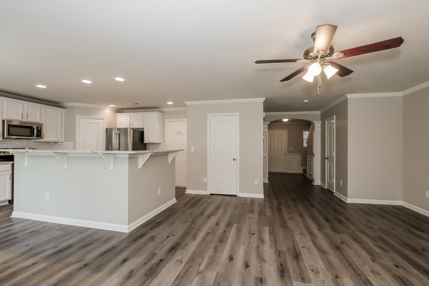 Building Photo - 5004 Broad Leaf Ct