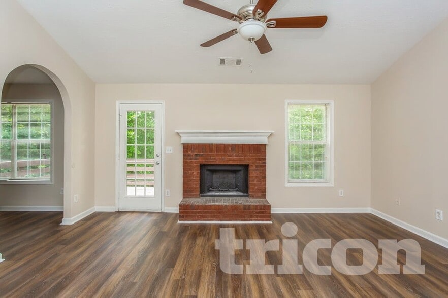 Building Photo - 450 Alcovy Way