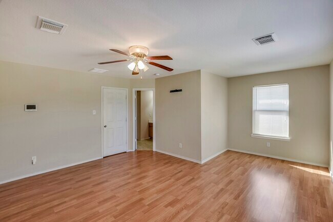 Building Photo - 18231 Valebluff Ln