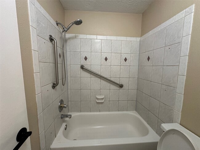 Building Photo - 2125 Augusta Dr