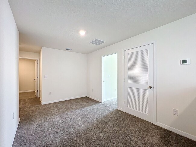 Building Photo - Pet-Friendly 5BR Home in Ocala | Spacious Living in Ocala Crossings South