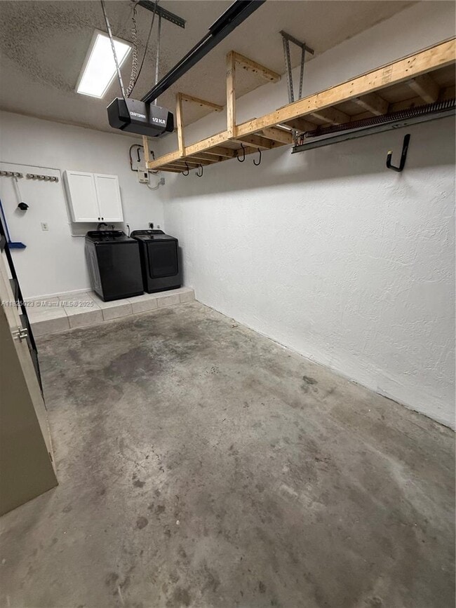 Building Photo - 8660 SW 161st Ave