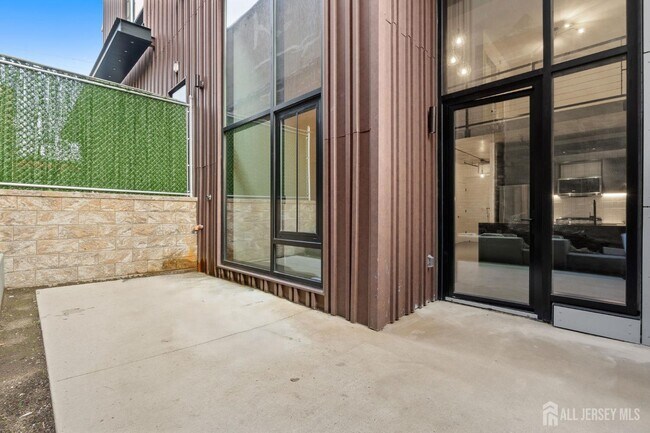 Building Photo - 65 McWhorter St