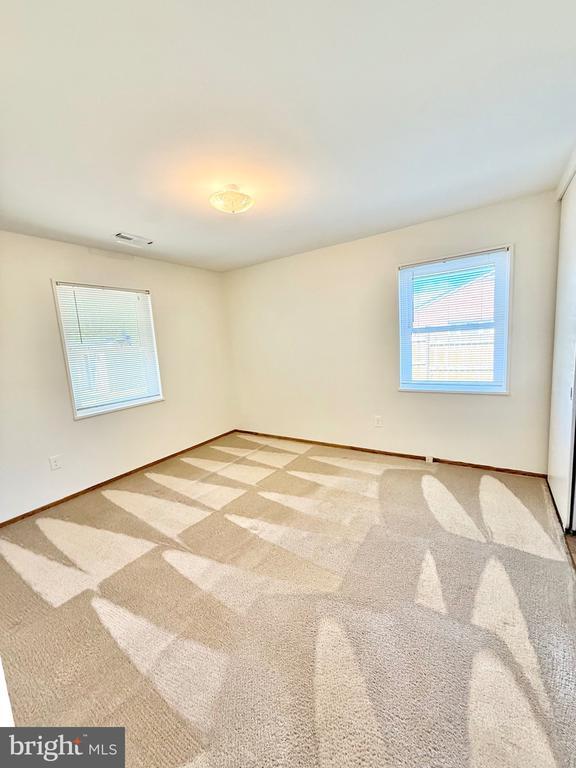 Building Photo - 6219 Yellowstone Dr