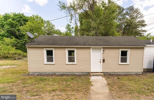 Building Photo - 117 Davis Ln