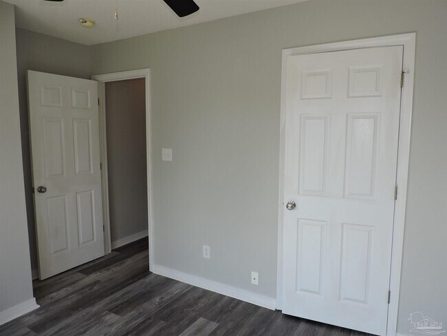 Building Photo - 3971 Sunny Manor Cir