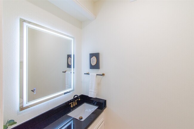 Building Photo - 727 Bunker Hill Rd