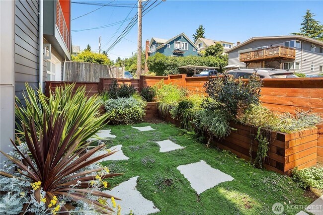 Building Photo - 3bd/2.5ba Seattle Home
