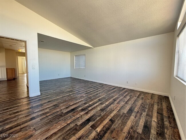 Building Photo - 868 Brass Ring Rd