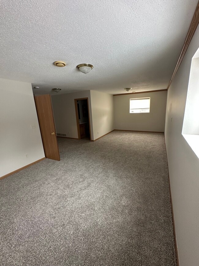 Building Photo - 4405 W Antelope Dr