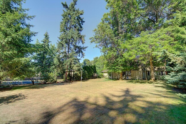 Building Photo - 4Bd/2.5Ba Mercer Island House