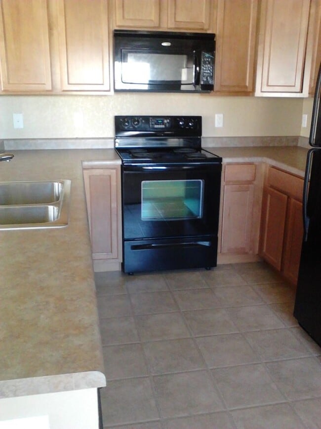 Building Photo - Fantastic!  Light and Bright!  1 bed + loft - 1 bath