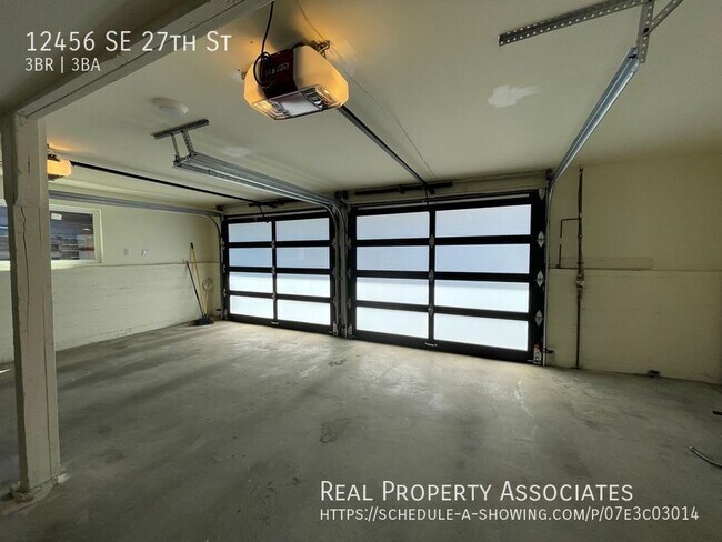 Building Photo - 12456 SE 27th St