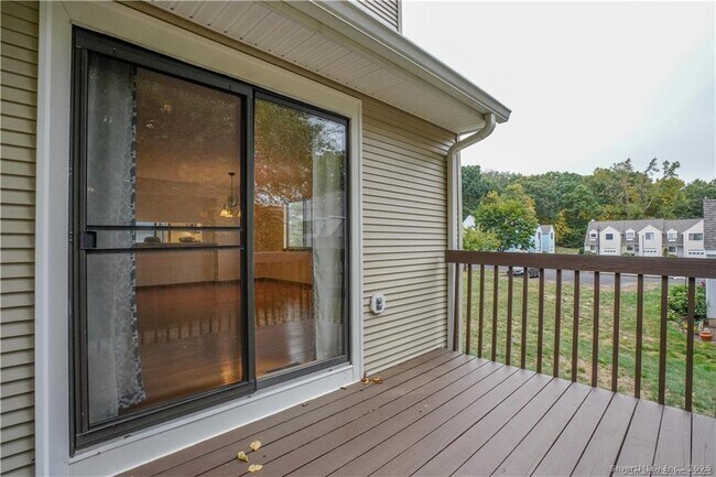 Building Photo - 9 Red Stone Way