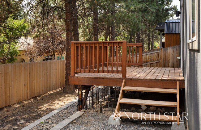 Building Photo - Recently Renovated 3 Bed, 2.5 Bath w/ Offi...