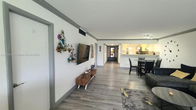 Building Photo - 2650 S Course Dr