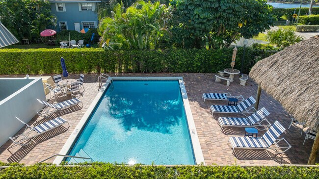 Building Photo - 961 S Ocean Dr