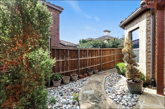 Building Photo - 1733 Adalina Dr