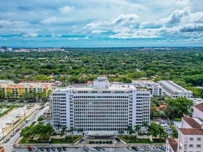 Building Photo - 700 Biltmore Way