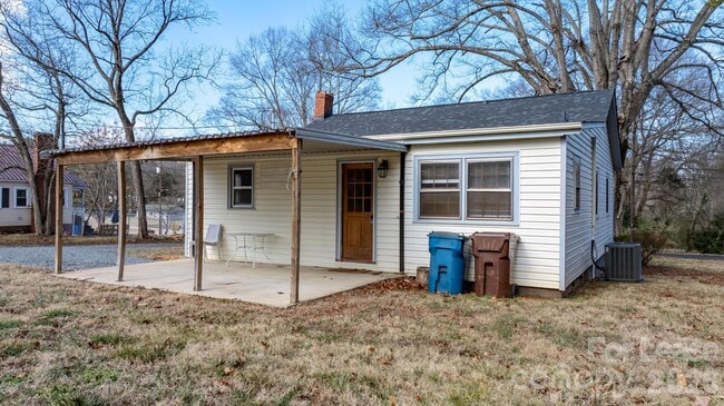 Building Photo - 116 Barnes Ln