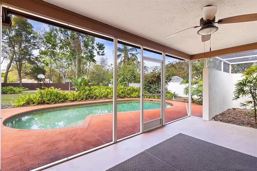 Building Photo - 3805 Gatewood Dr