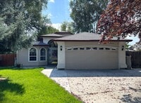 Building Photo - Adorable 3 bed 2 bath home in the Coventry Manor Subdivision just off W State St and N Hartford.