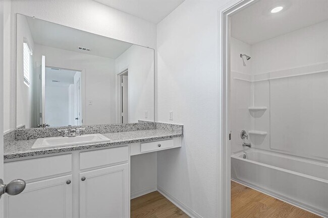 Building Photo - 14500 Wahlbergs Wy