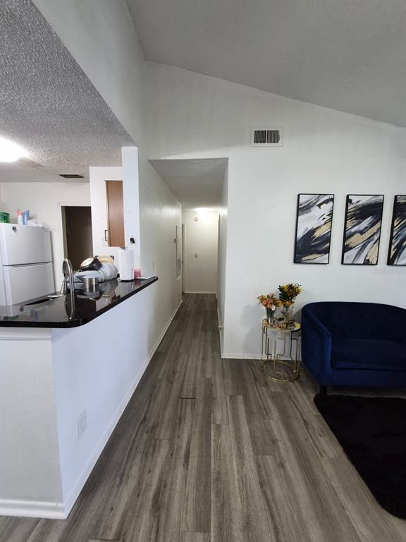 Building Photo - 2031 Cascades Blvd