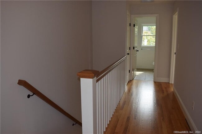 Building Photo - 562 Light St