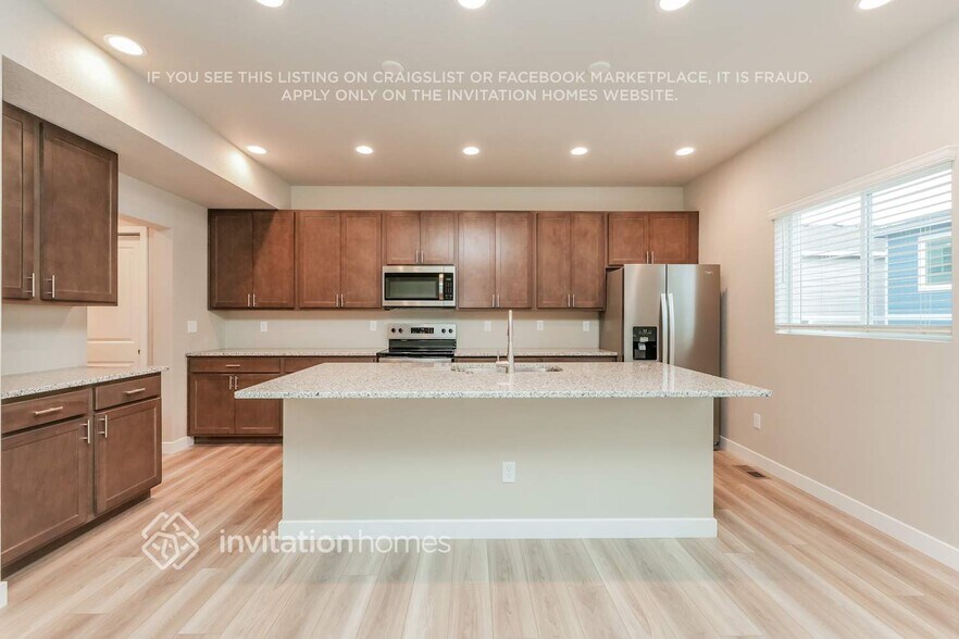 Building Photo - 13513 Arriba Dr