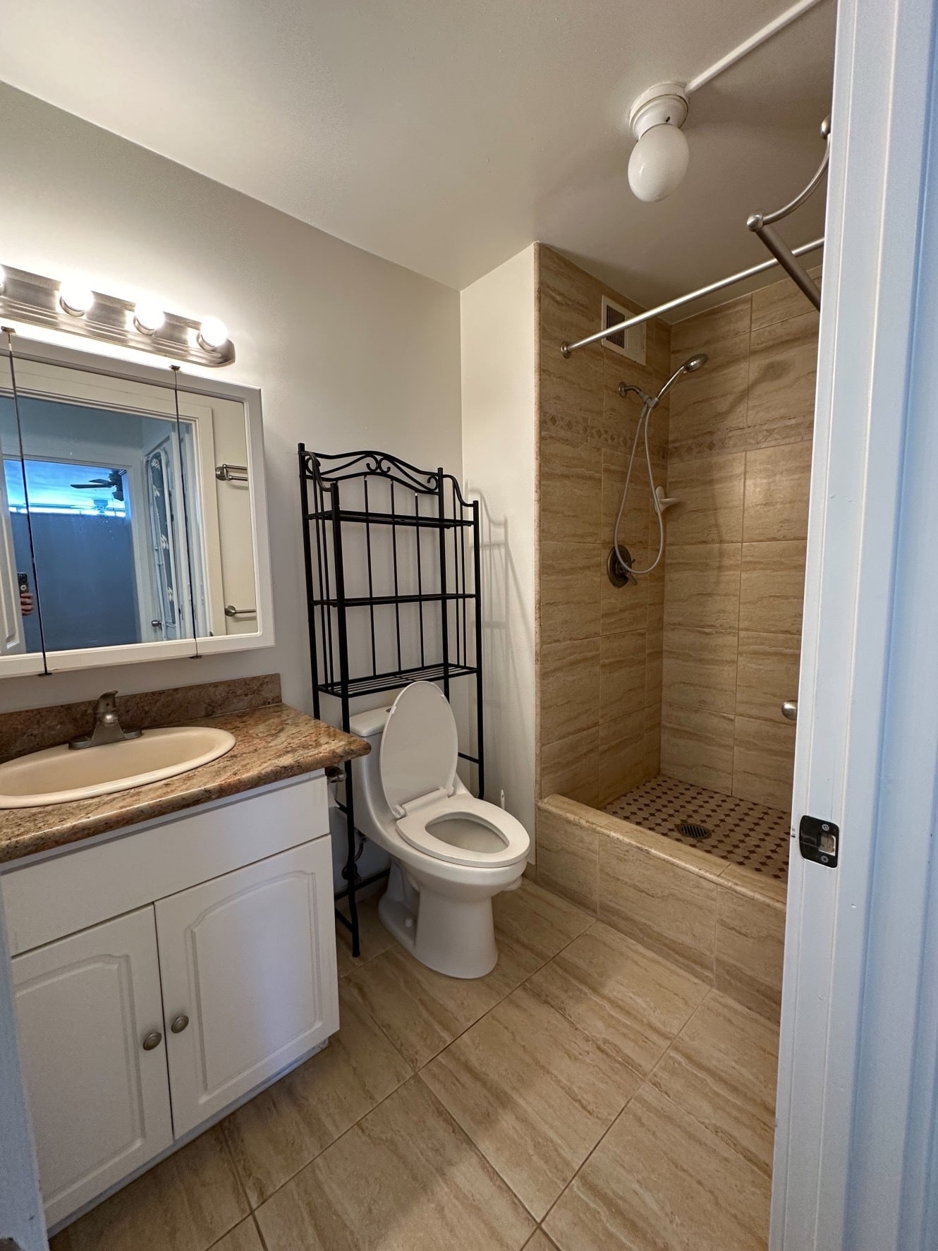 bathroom - 435 Seaside Ave
