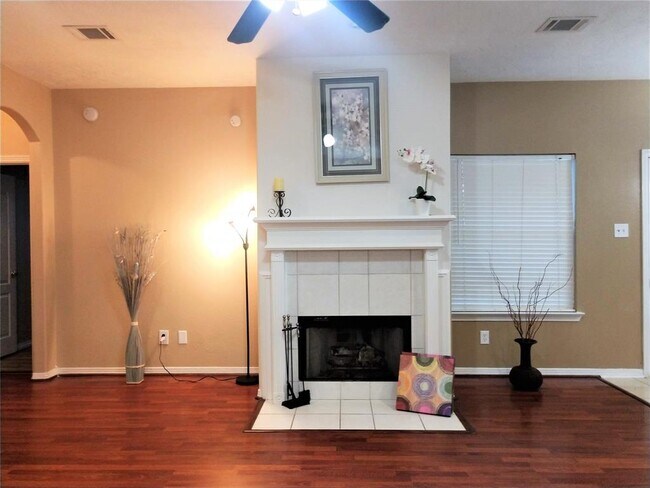 Building Photo - 2830 Spring Dusk Dr