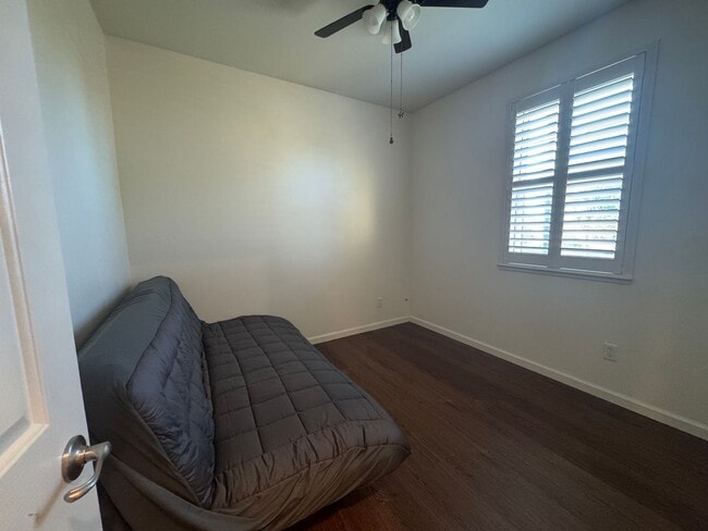 Building Photo - Stylish Single-Story 3 Bed 2 Bath Home For...