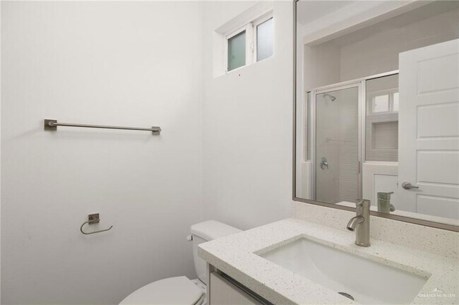 Building Photo - 308 W Campeche Ave