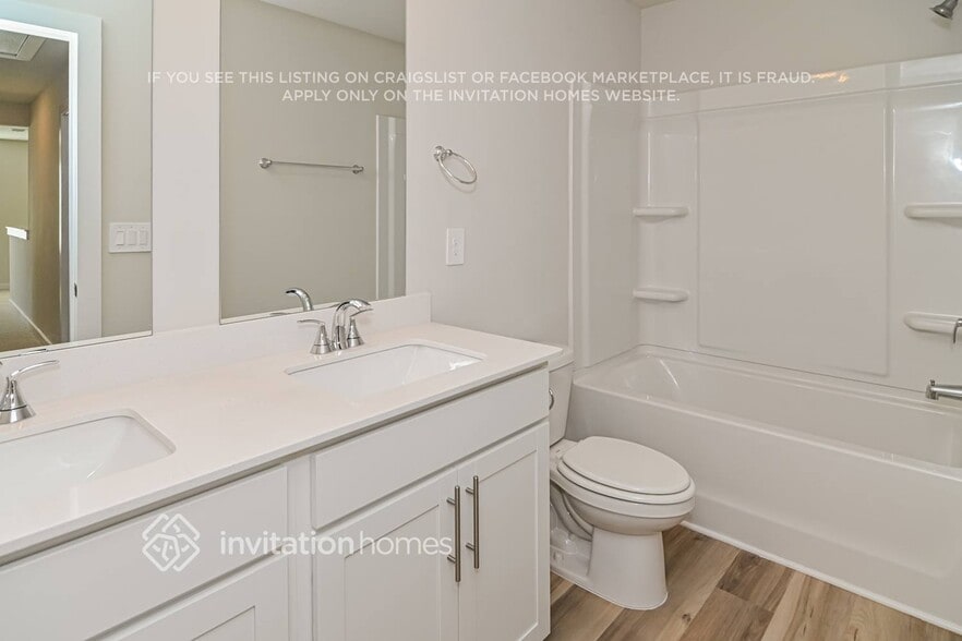 Building Photo - 1215 Bluffton Cir