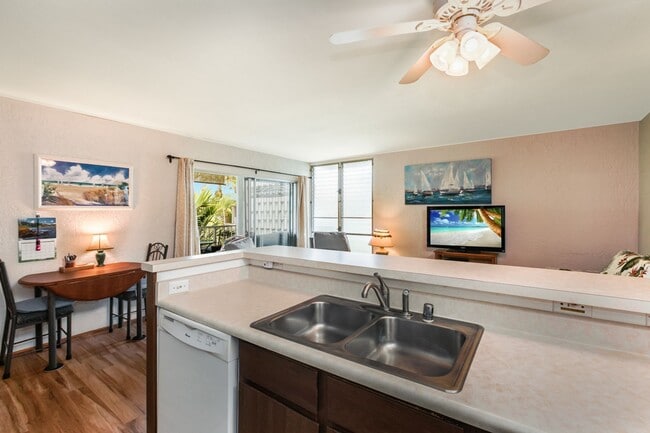 Building Photo - 1 Bedroom Furnished Condo on Alii Drive