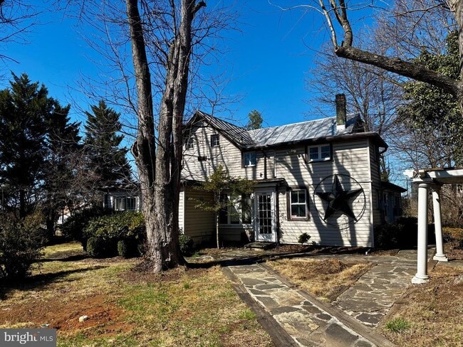 Building Photo - 8122 John Mosby Hwy