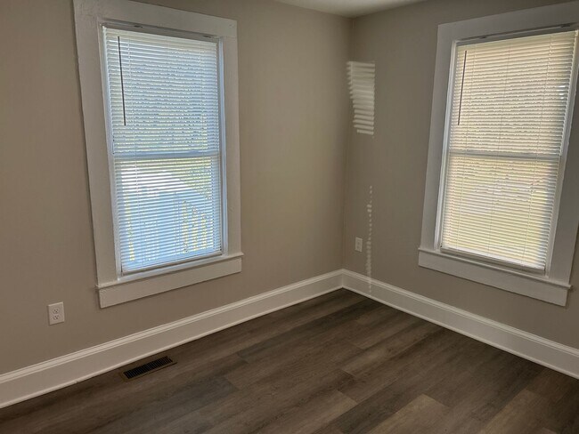 Building Photo - 2923 Old Greensboro Rd