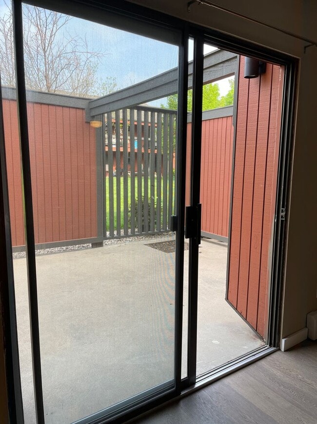 Building Photo - 1625 W Elizabeth St