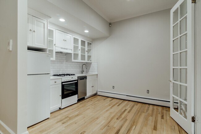 Building Photo - 465 Jersey Ave