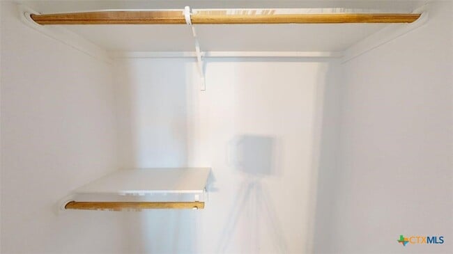 Building Photo - 907 Smoke Tree Ln