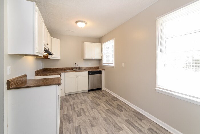 Building Photo - 207 Polly Reed Rd NE