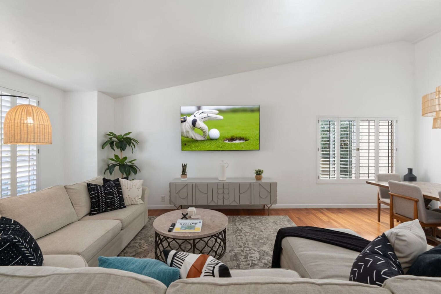 Building Photo - 6415 E Beverly Ln