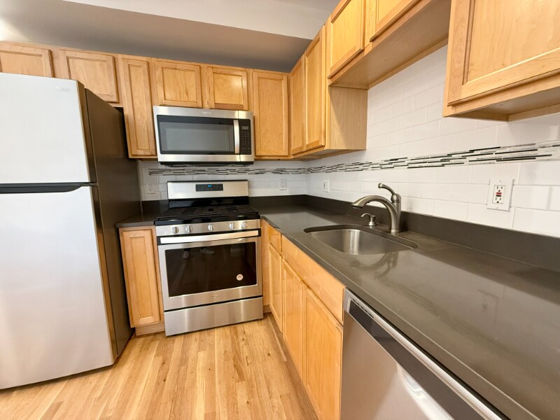 Building Photo - 393 W Broadway