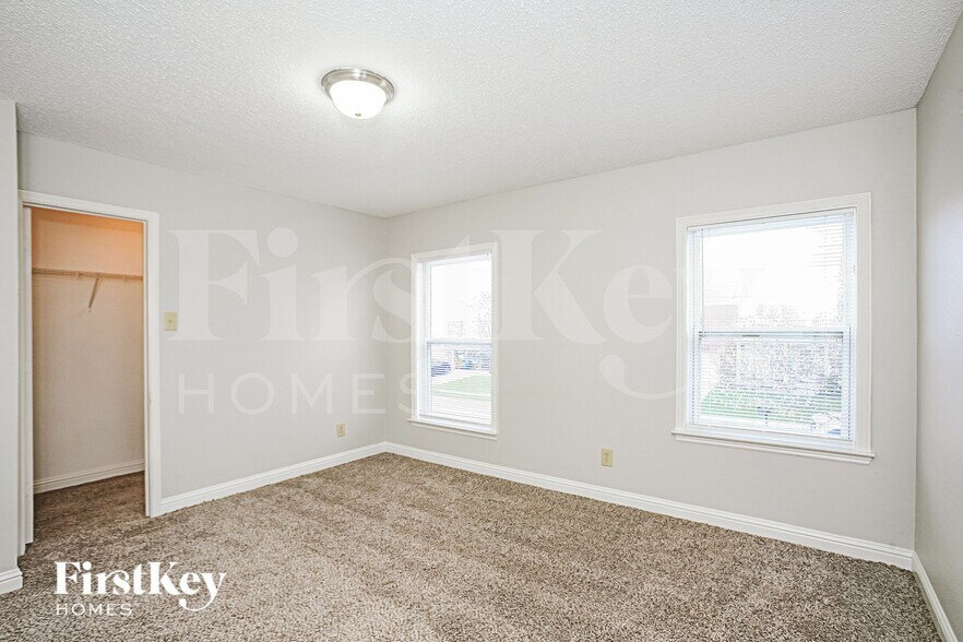 Building Photo - 14216 Country Breeze Ln