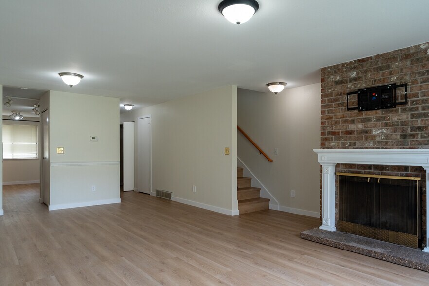 Building Photo - 21511 4th Ave W