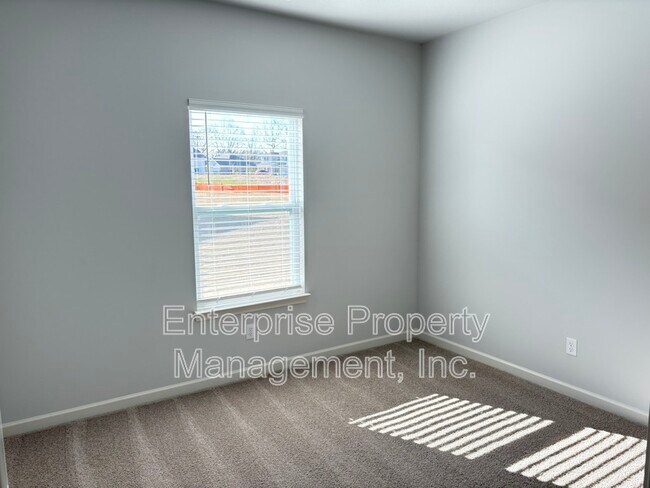 Building Photo - 80 Burr Oak Cv