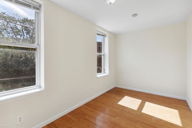 Building Photo - 2 br, 2 bath Triplex - 1616 WILLINGTON ST ...