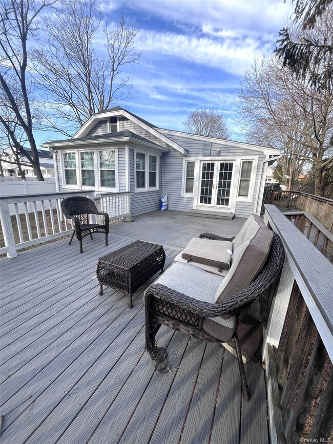 Building Photo - 24 Arnold Ave