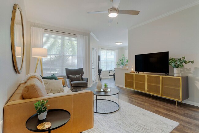 Building Photo - Up to 6 Weeks Off | 1-Bed Near Beltway 8!